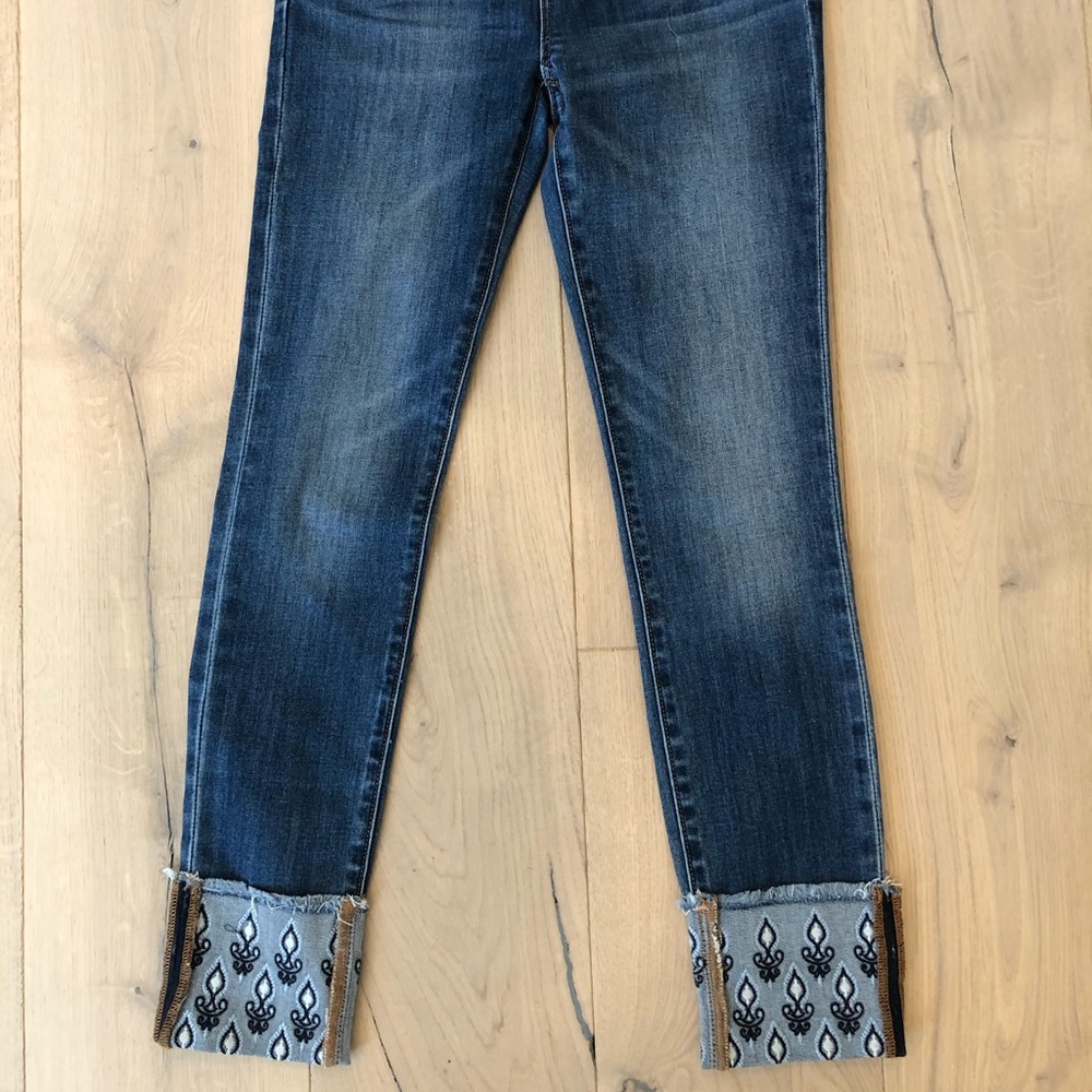 Cuffed skinny jeans